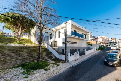 Moradia T5 para Venda em Odivelas