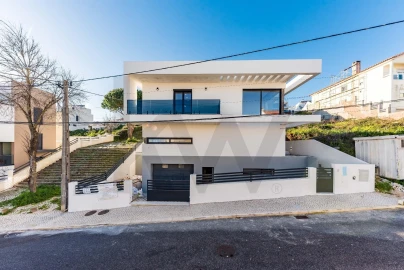 Moradia T5 para Venda em Odivelas