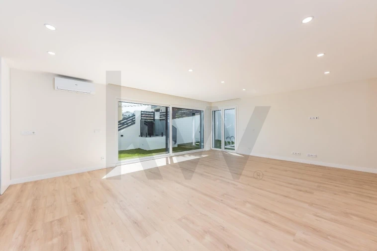 Moradia T5 para Venda em Odivelas Foto 10