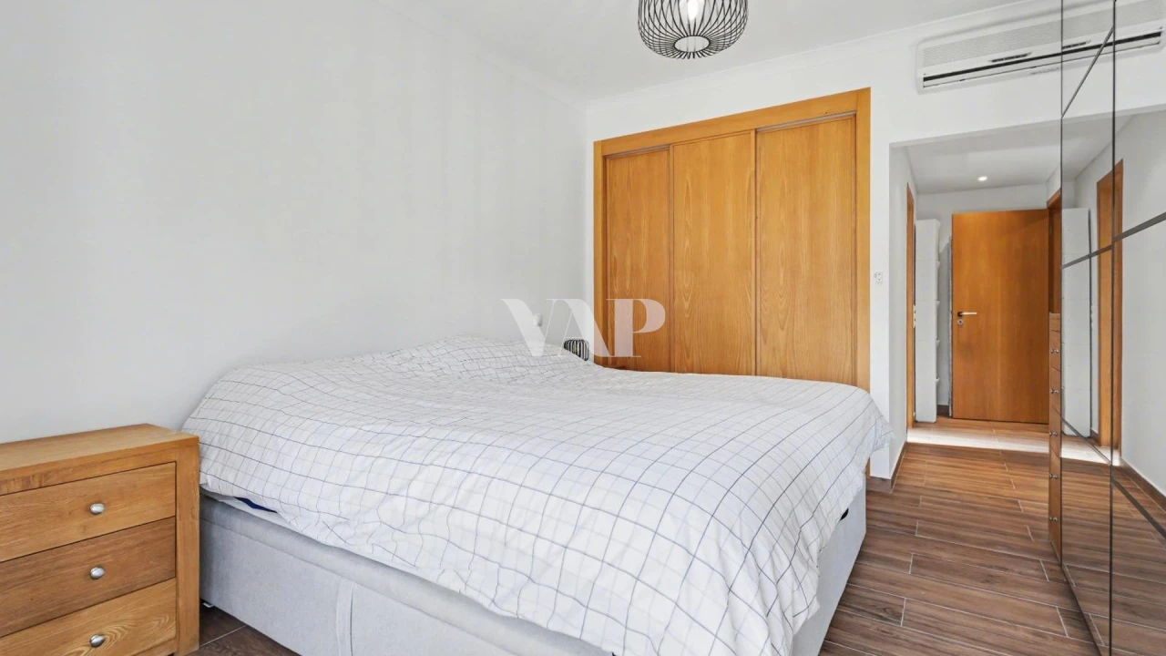 Apartamento T2 para Venda em Quarteira Foto 4