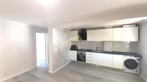 Apartamento T3 para Venda em Laranjeiro e Feijó