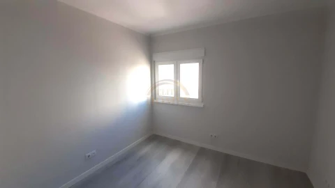 Apartamento T3 para Venda em Laranjeiro e Feijó