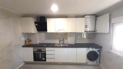 Apartamento T3 para Venda em Laranjeiro e Feijó