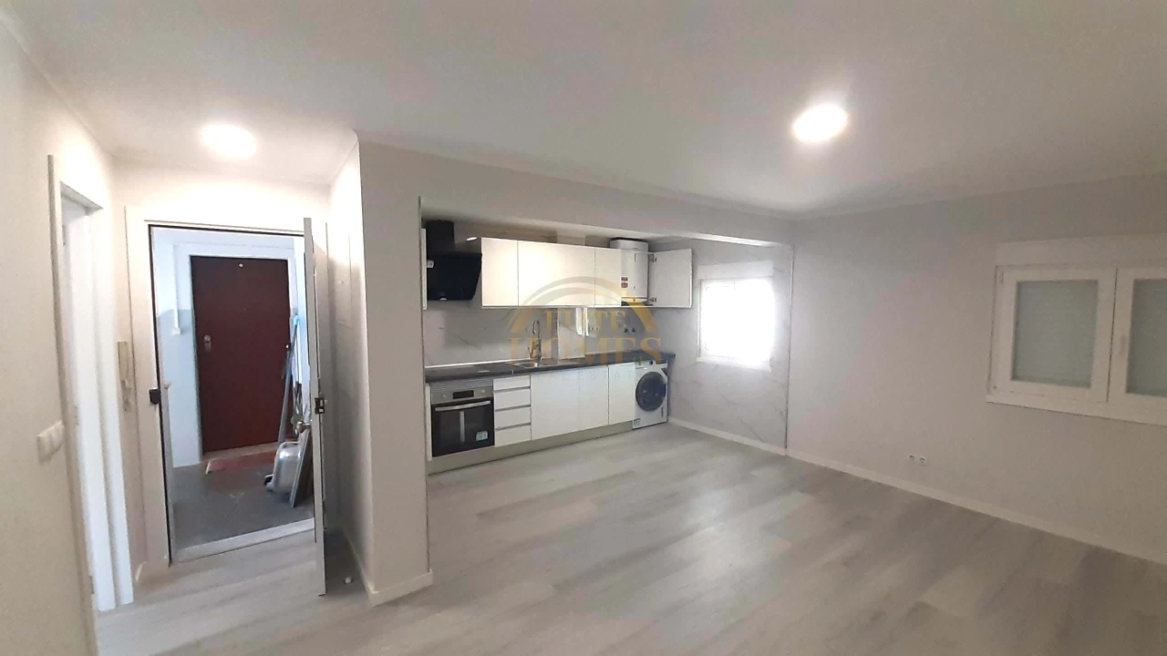 Apartamento T3 para Venda em Laranjeiro e Feijó Foto 7