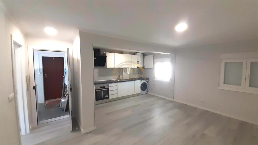 Apartamento T3 para Venda em Laranjeiro e Feijó Foto 7