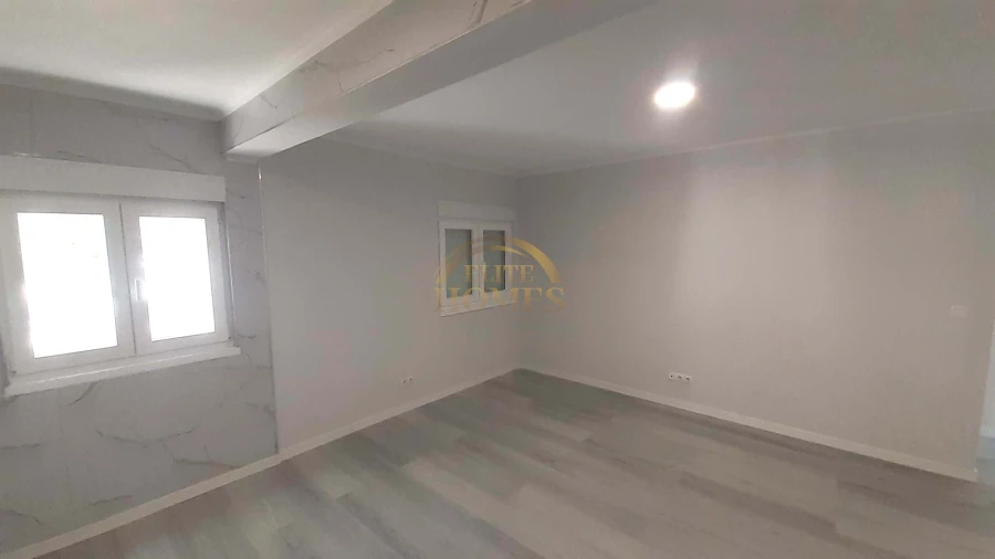 Apartamento T3 para Venda em Laranjeiro e Feijó Foto 9