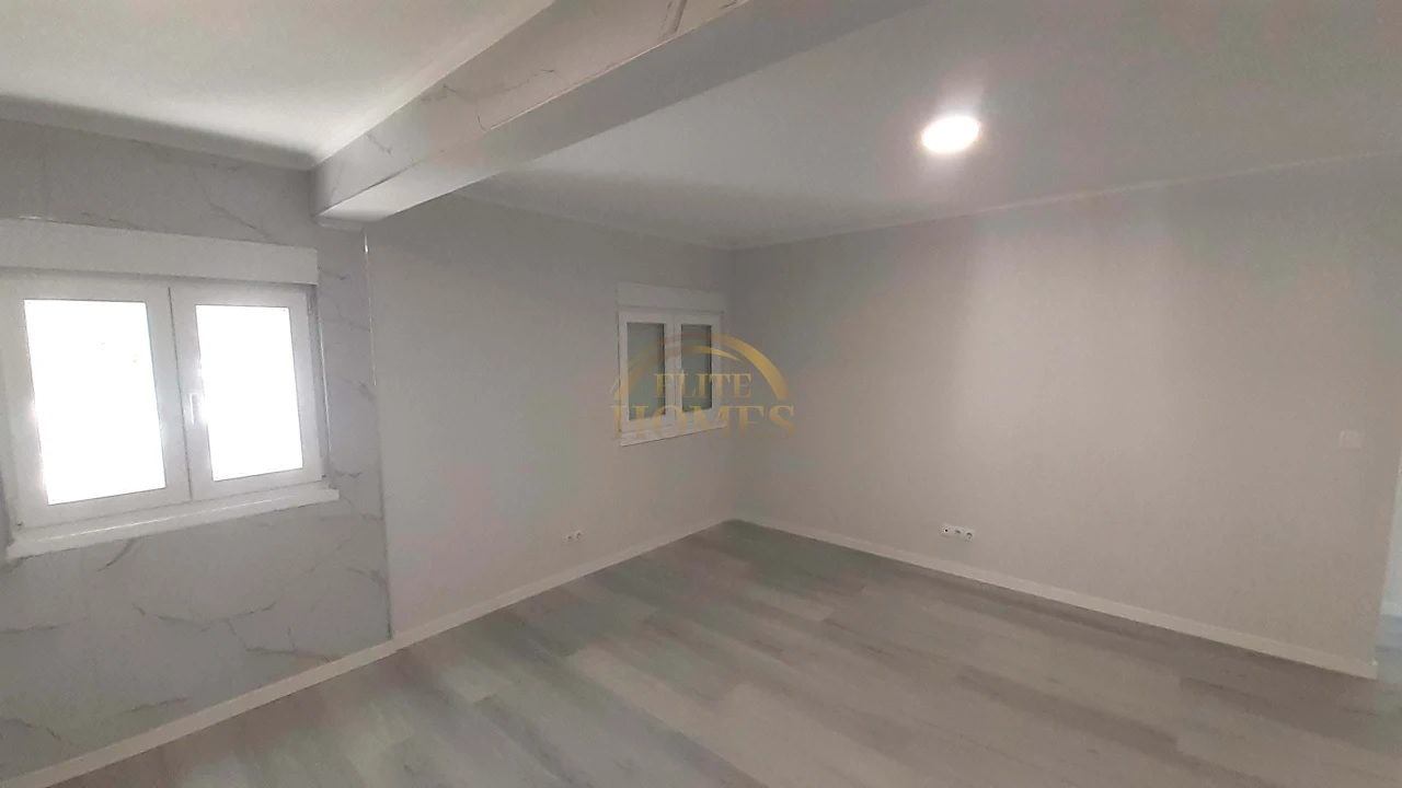 Apartamento T3 para Venda em Laranjeiro e Feijó Foto 9