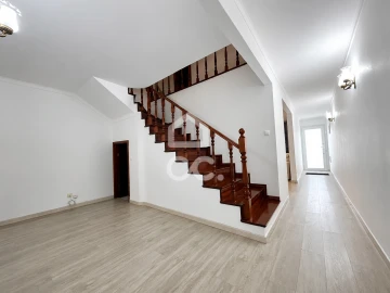 Moradia T3 para Venda em Ponta Delgada (São Pedro)