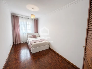 Moradia T3 para Venda em Ponta Delgada (São Pedro)