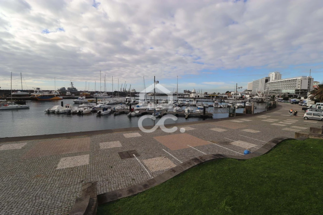 Moradia T3 para Venda em Ponta Delgada (São Pedro) Foto 23