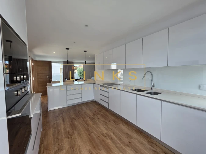 Moradia T3 para Venda em Porto Santo Foto 9