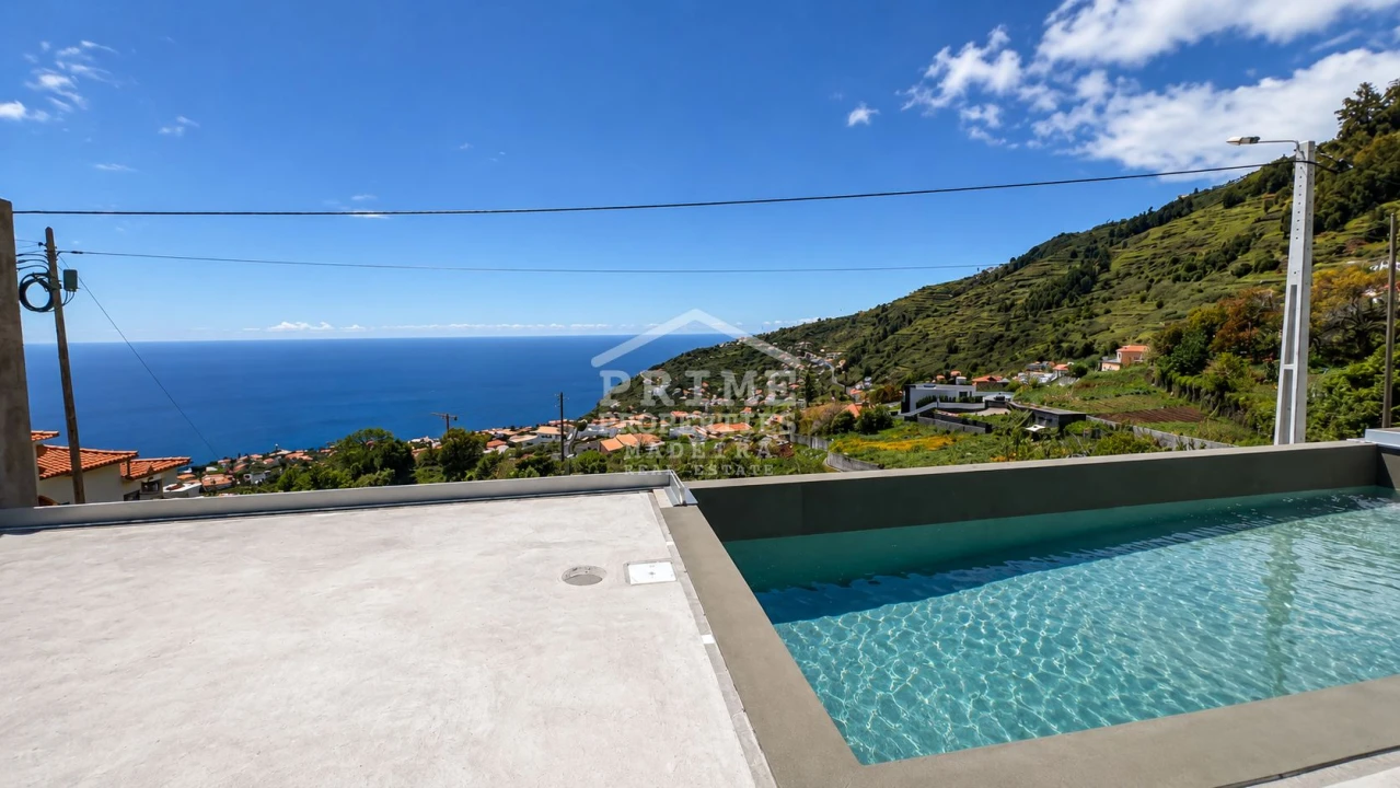Moradia T3 para Venda em Arco da Calheta Foto 36
