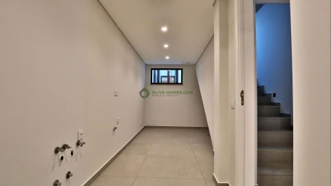Moradia T4 para Venda em Quarteira