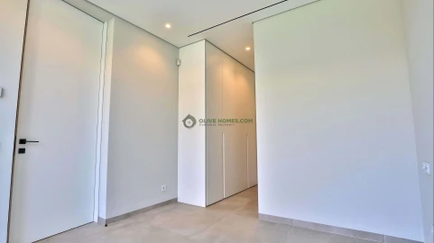 Moradia T4 para Venda em Quarteira