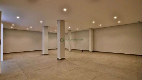 Moradia T4 para Venda em Quarteira
