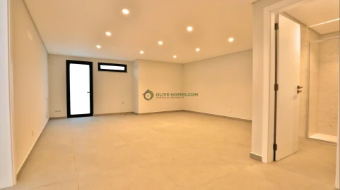 Moradia T4 para Venda em Quarteira