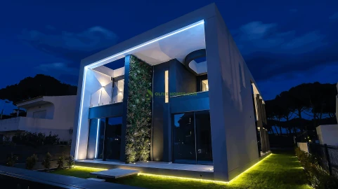 Moradia T4 para Venda em Quarteira