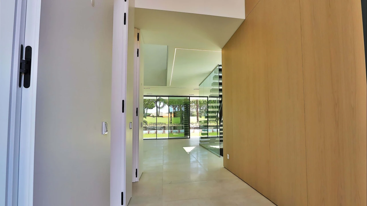 Moradia T4 para Venda em Quarteira Foto 10