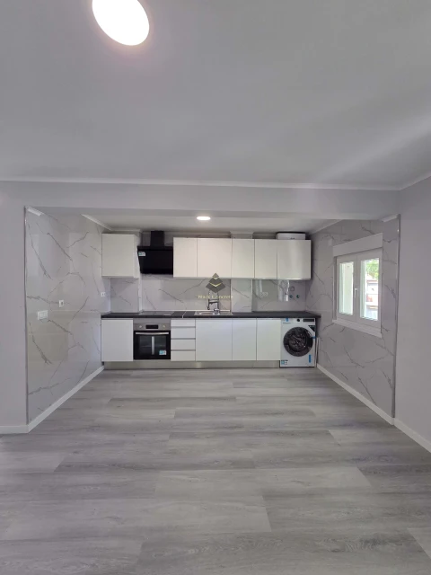 Apartamento T3 para Venda em Laranjeiro e Feijó