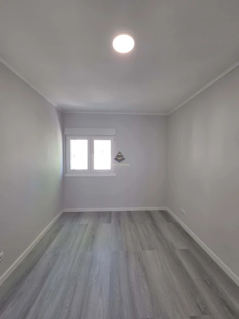 Apartamento T3 para Venda em Laranjeiro e Feijó