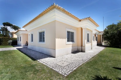 Moradia T5 para Venda em Charneca de Caparica e Sobreda