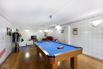 Moradia T5 para Venda em Charneca de Caparica e Sobreda