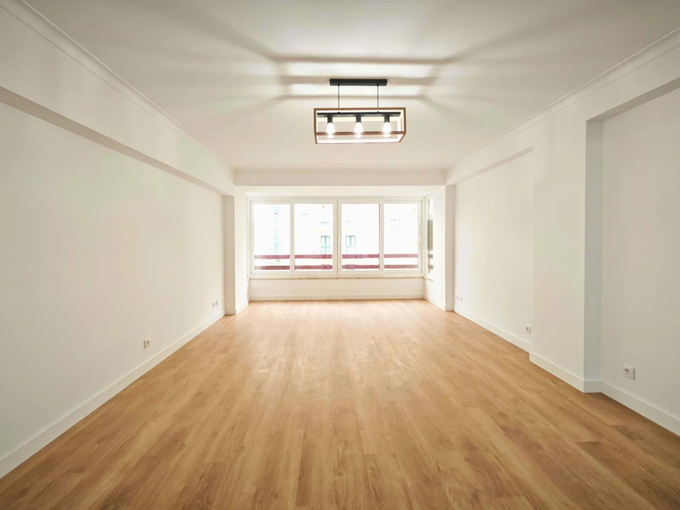 Apartamento T3 para Venda em São Domingos de Benfica Foto 2