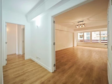 Apartamento T3 para Venda em São Domingos de Benfica