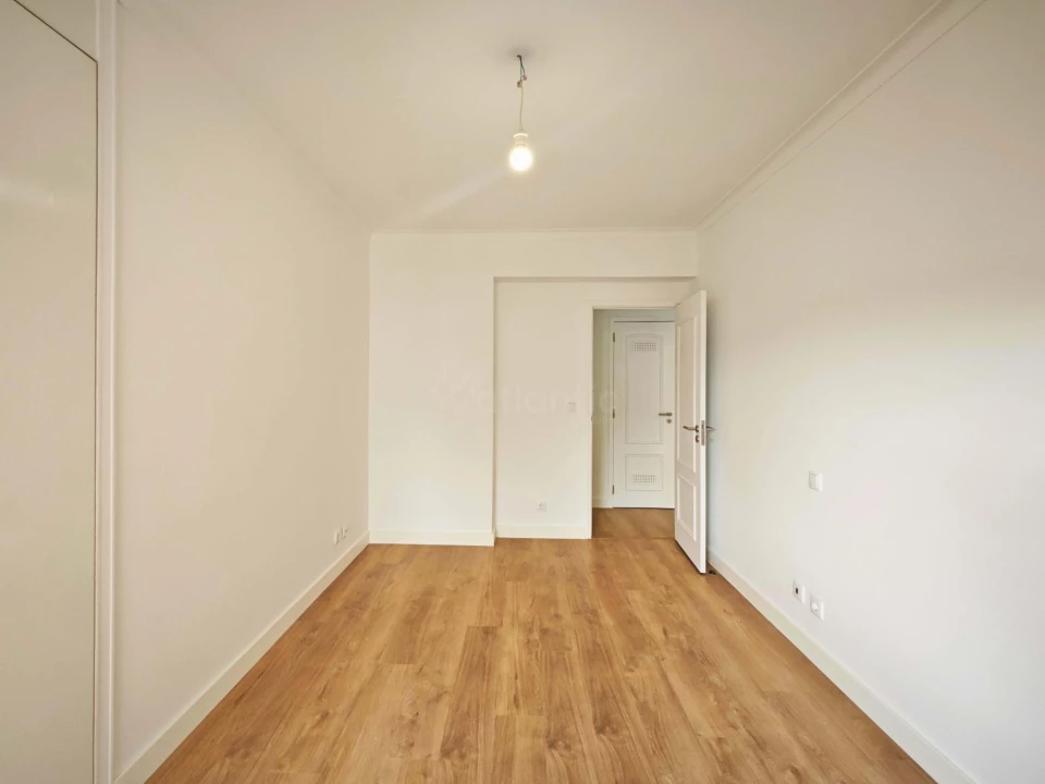 Apartamento T3 para Venda em São Domingos de Benfica Foto 24