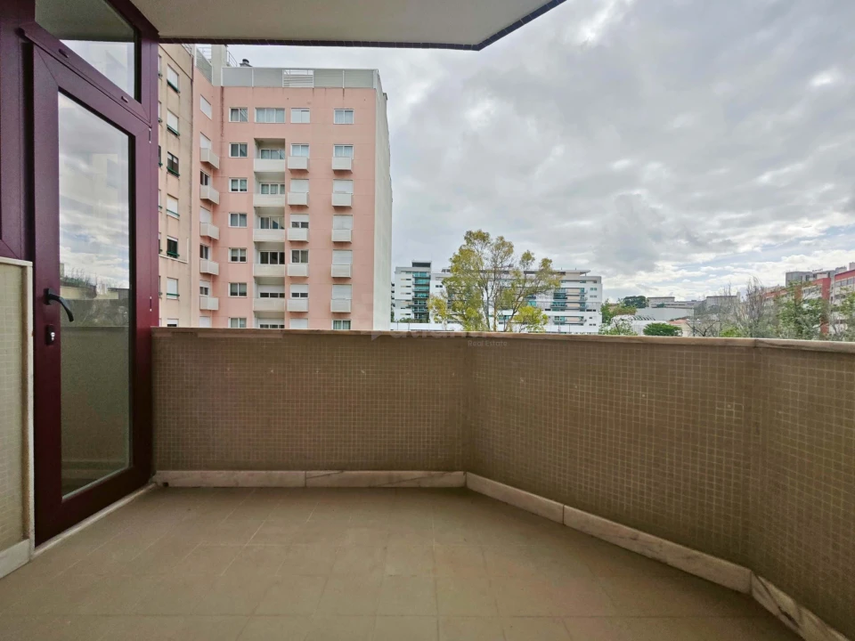 Apartamento T3 para Venda em São Domingos de Benfica Foto 25