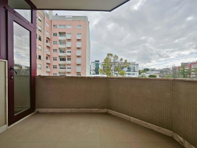 Apartamento T3 para Venda em São Domingos de Benfica Foto 25