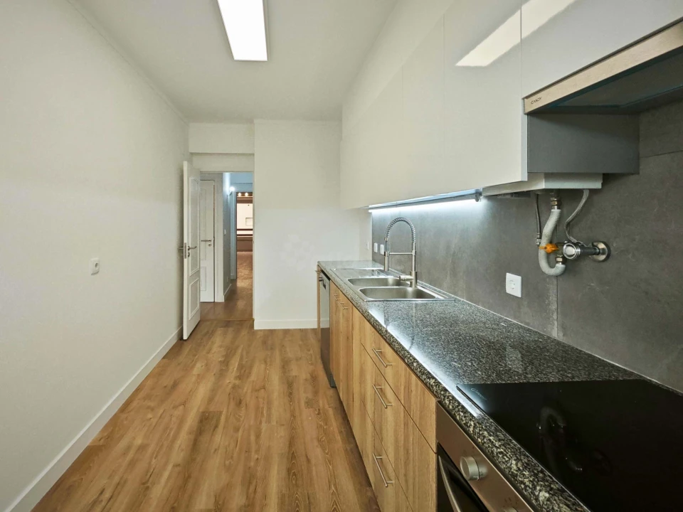 Apartamento T3 para Venda em São Domingos de Benfica Foto 12