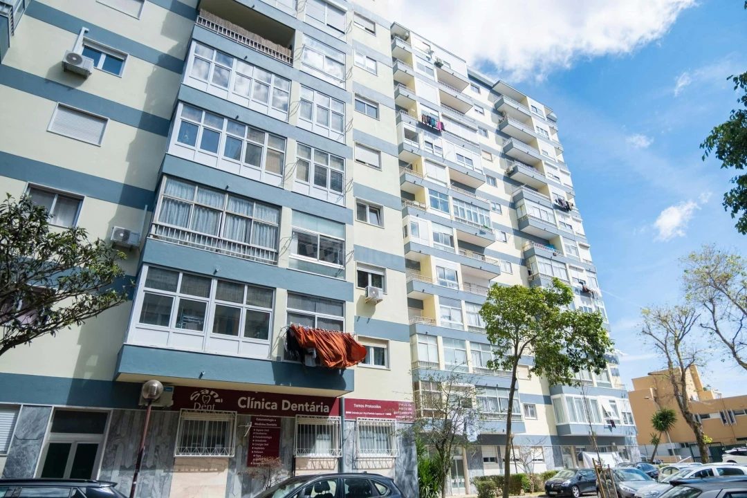 Apartamento T2 para Venda em Carnaxide e Queijas Foto 25