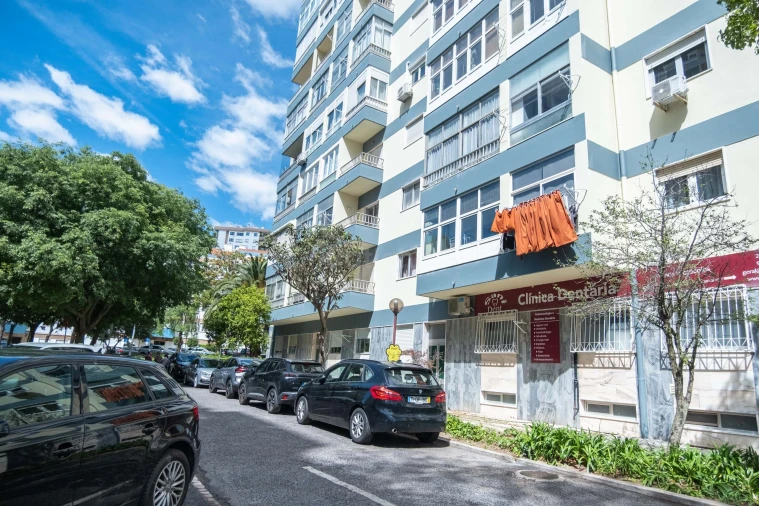 Apartamento T2 para Venda em Carnaxide e Queijas Foto 23