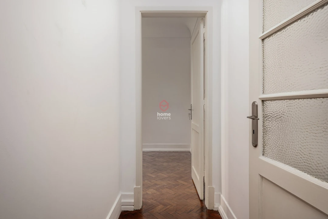 Apartamento T5 para Venda em Avenidas Novas Foto 12