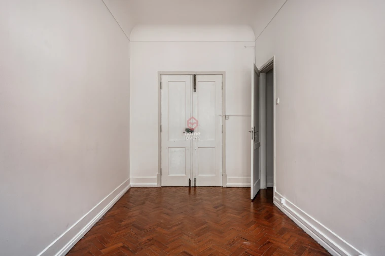 Apartamento T5 para Venda em Avenidas Novas Foto 10