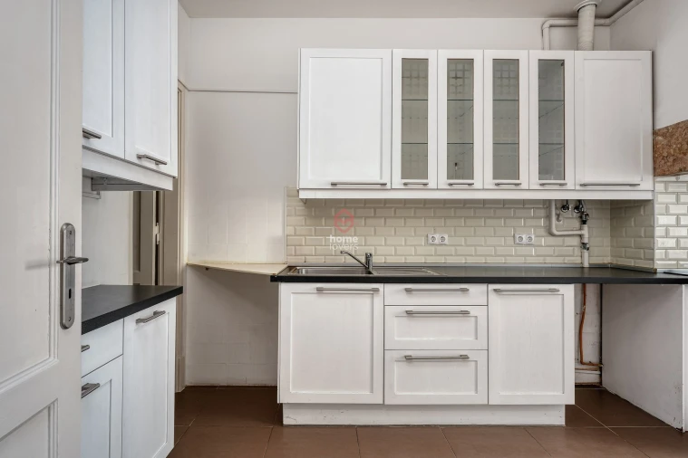 Apartamento T5 para Venda em Avenidas Novas Foto 5