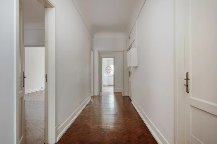 Apartamento T5 para Venda em Avenidas Novas Foto 20