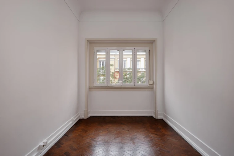 Apartamento T5 para Venda em Avenidas Novas Foto 9