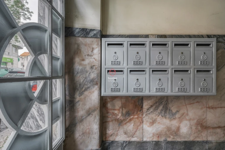 Apartamento T5 para Venda em Avenidas Novas Foto 30