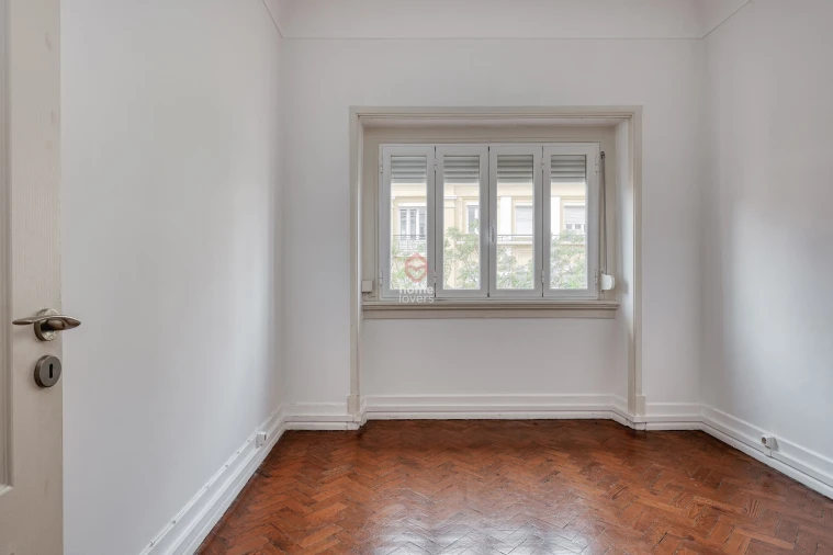 Apartamento T5 para Venda em Avenidas Novas Foto 13