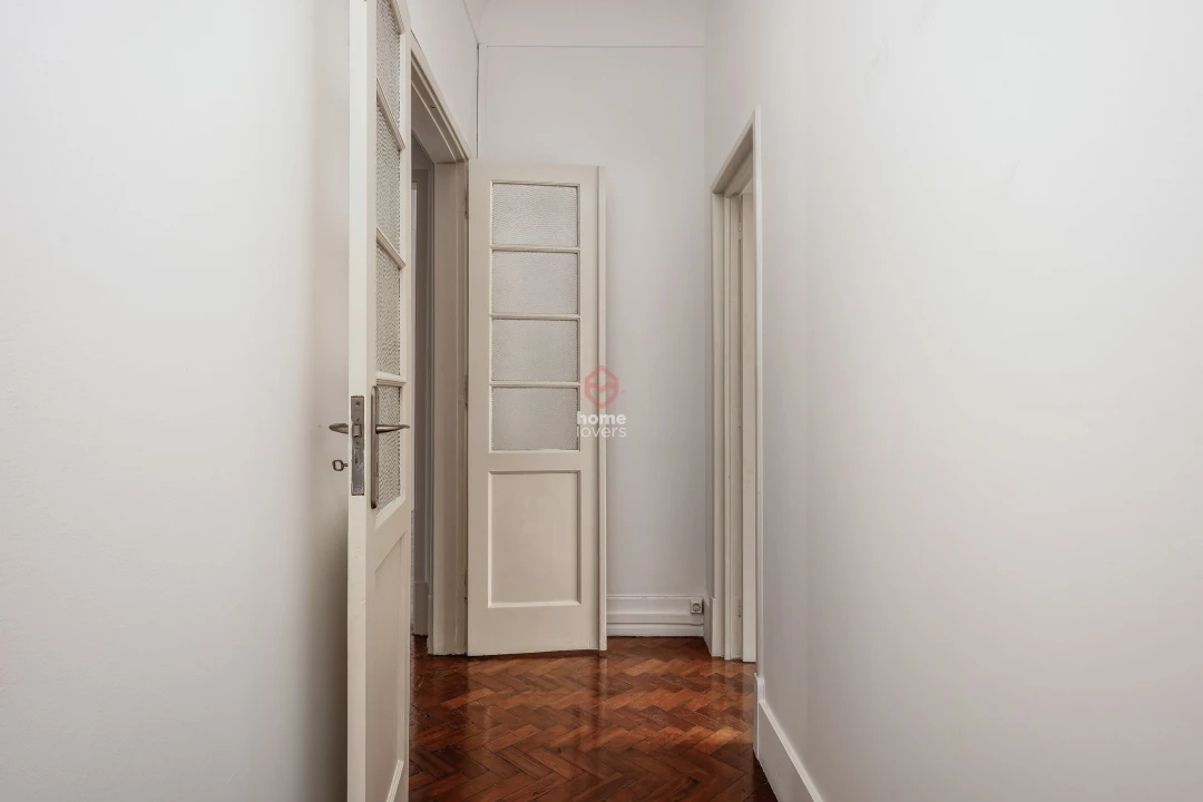 Apartamento T5 para Venda em Avenidas Novas Foto 11