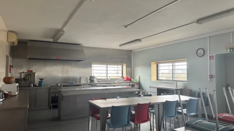 Armazém para Venda em Samora Correia