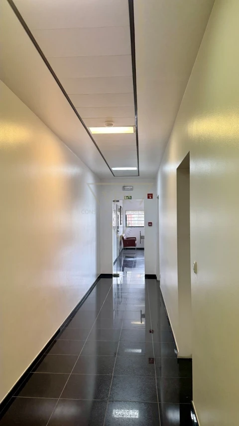 Armazém para Venda em Samora Correia