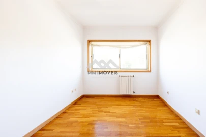 Apartamento T3 para Arrendamento em Santa Marinha e São Pedro da Afurada