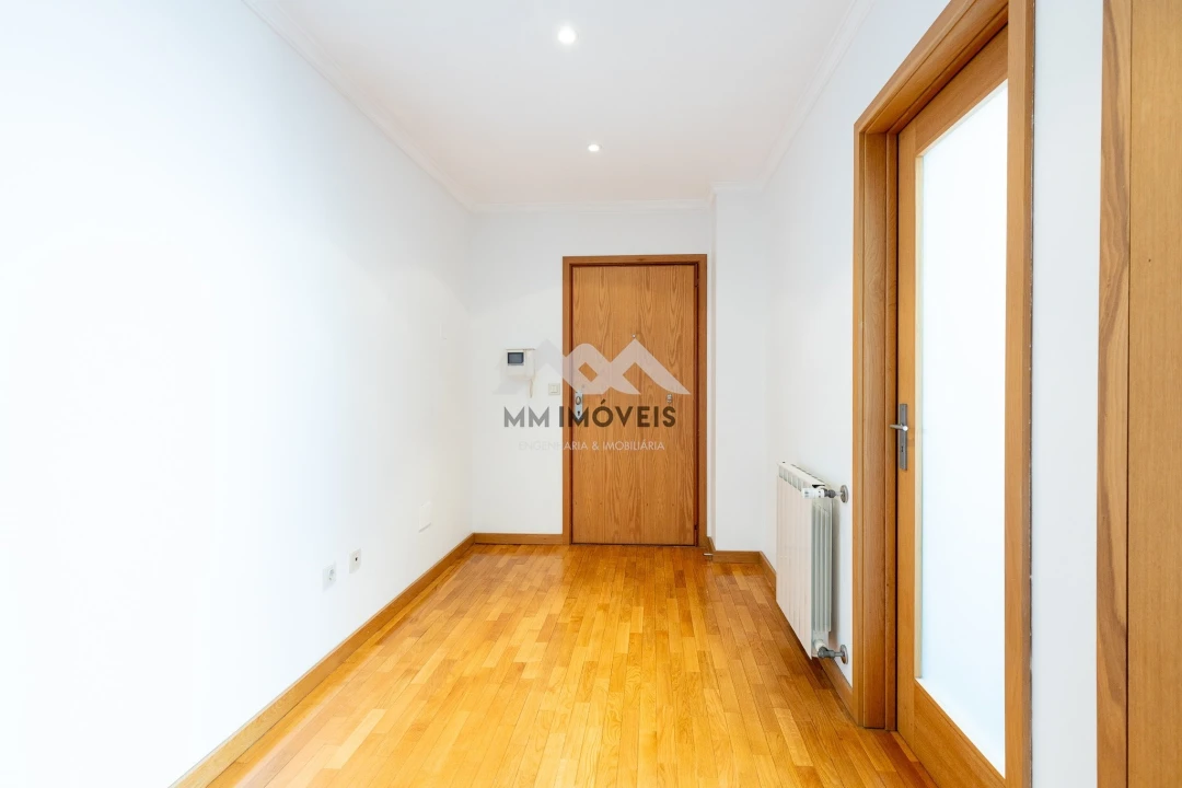 Apartamento T3 para Arrendamento em Santa Marinha e São Pedro da Afurada Foto 23