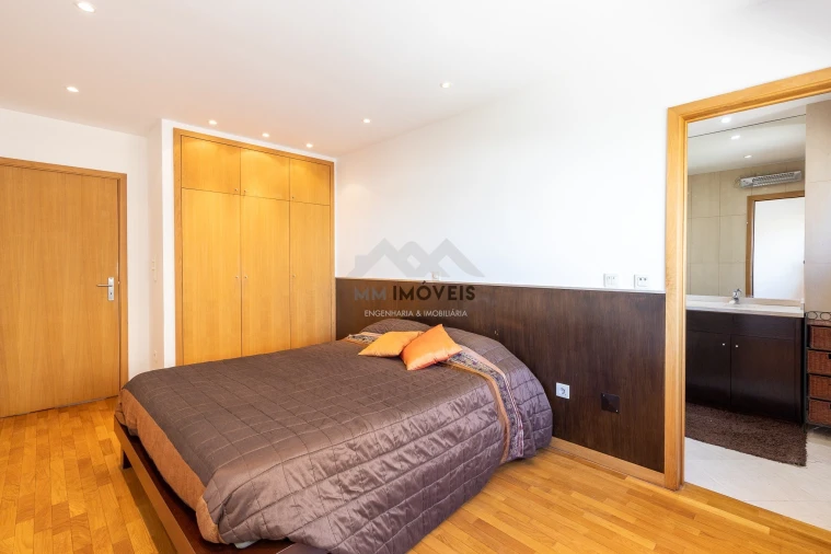 Apartamento T3 para Arrendamento em Santa Marinha e São Pedro da Afurada Foto 24