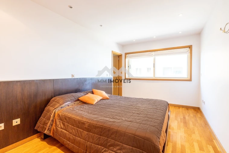 Apartamento T3 para Arrendamento em Santa Marinha e São Pedro da Afurada Foto 6