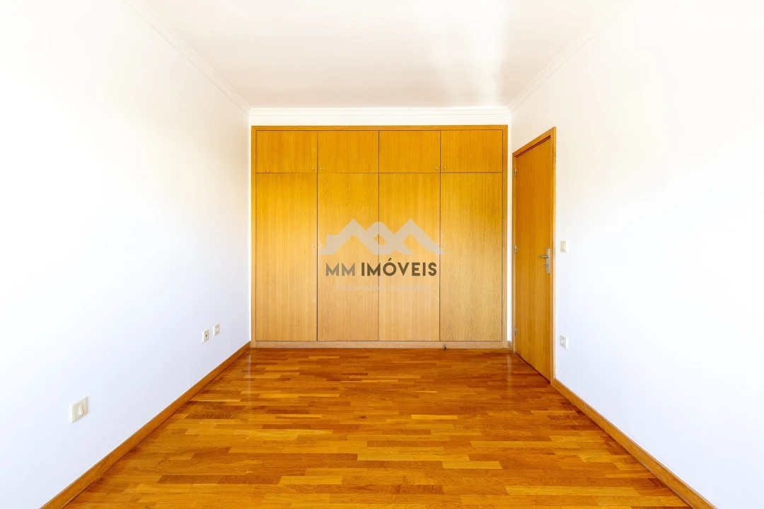 Apartamento T3 para Arrendamento em Santa Marinha e São Pedro da Afurada Foto 14