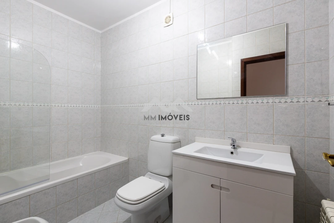 Apartamento T2 para Arrendamento em Fânzeres e São Pedro da Cova Foto 7